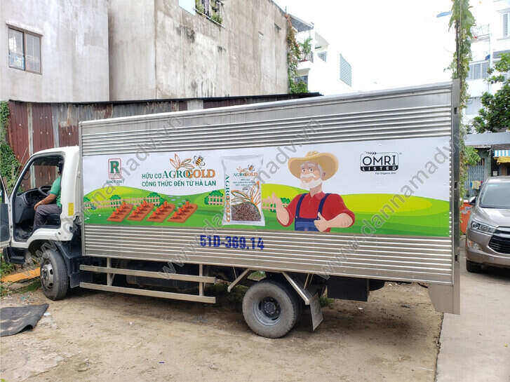 Dán decal quảng cáo trên thùng xe tải