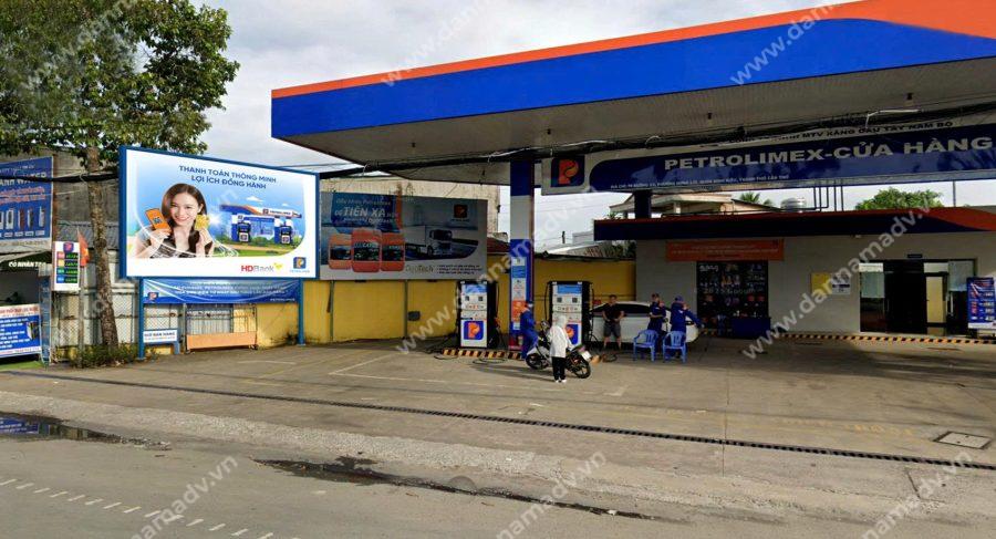 Quảng cáo tại cây xăng