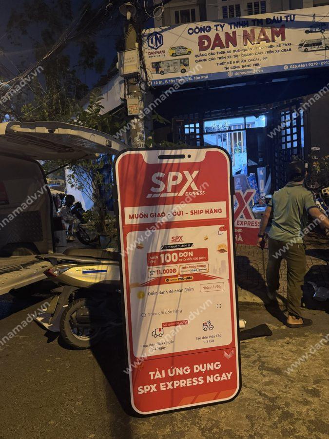 Standee chân sắt