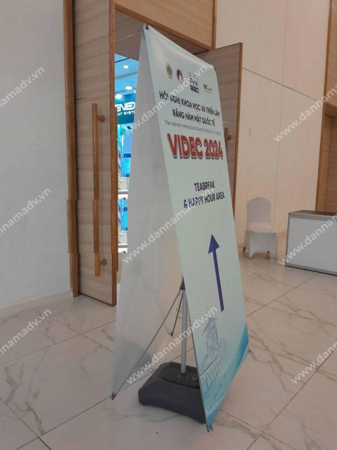 Standee đế nước 2 mặt